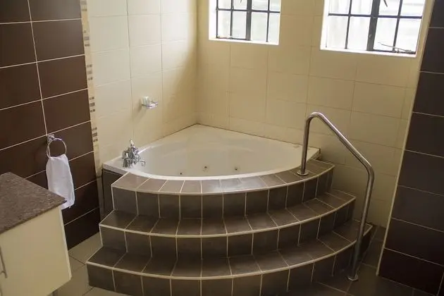 Deluxe king room with balcony and Jacuzzi