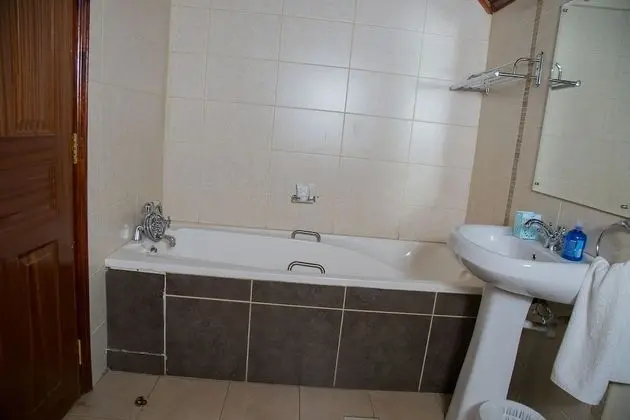 Family Room with Bathtub