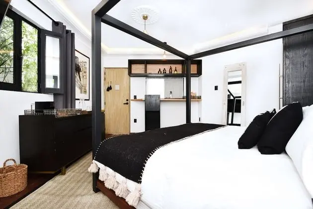 Master Suite, 1 King Bed, Bathtub
