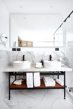 Master Suite, 1 King Bed, Bathtub