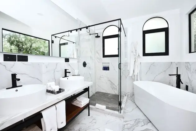 Master Suite, 1 King Bed, Bathtub
