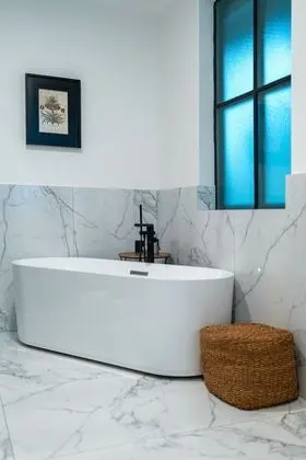 Master Suite, 1 King Bed, Bathtub
