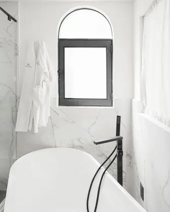 Master Suite, 1 King Bed, Bathtub