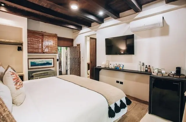 Garden Suite w/private bathtub