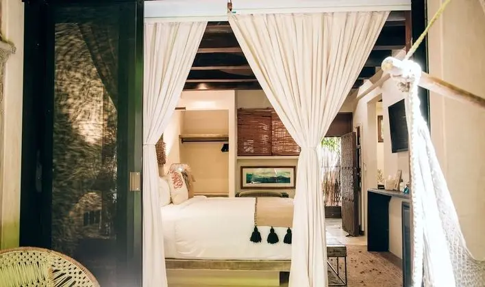 Garden Suite w/private bathtub