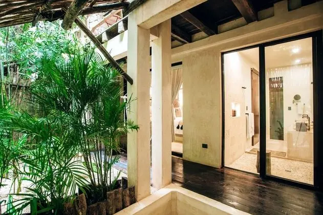 Garden Suite w/private bathtub