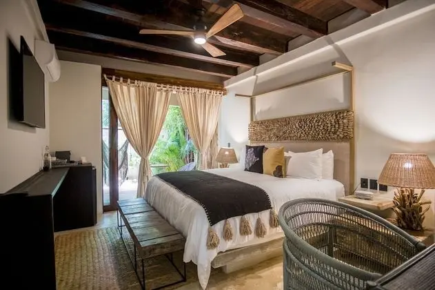 Garden Suite w/private bathtub
