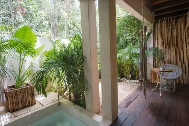 Garden Suite w/private bathtub