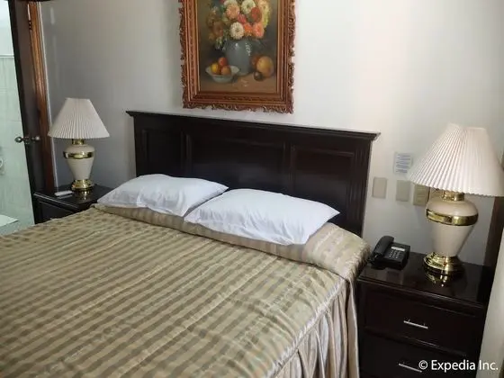 King Deluxe Room (Single / Couples)