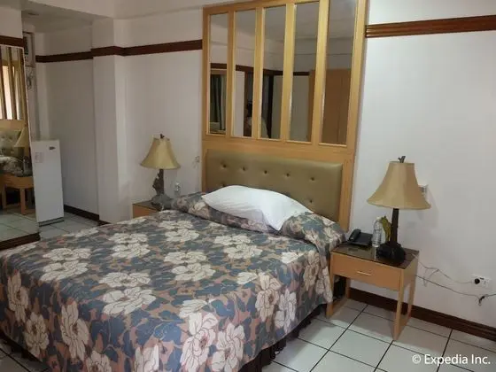 King Deluxe Room (Single / Couples)