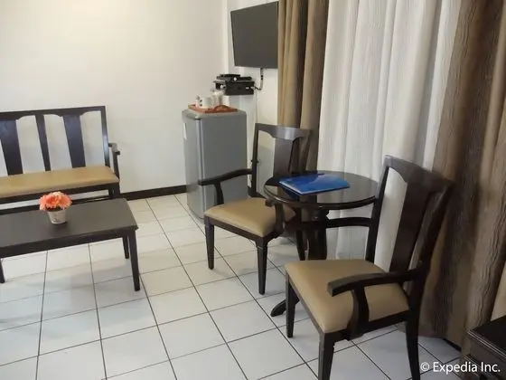 King Deluxe Room (Single / Couples)