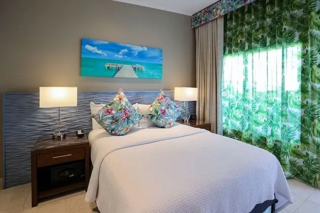 Deluxe ADA Queen Room