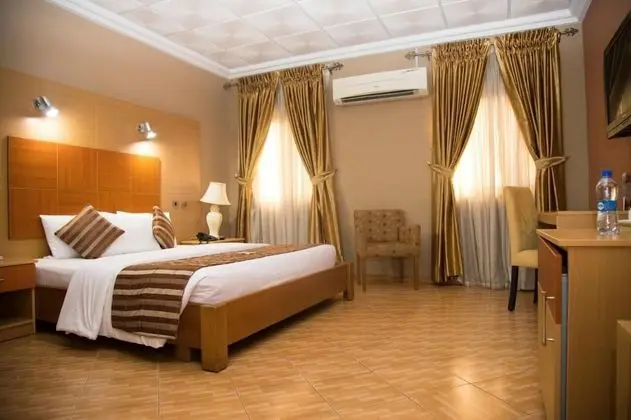 Luxury Tek Büyük Yataklı Oda