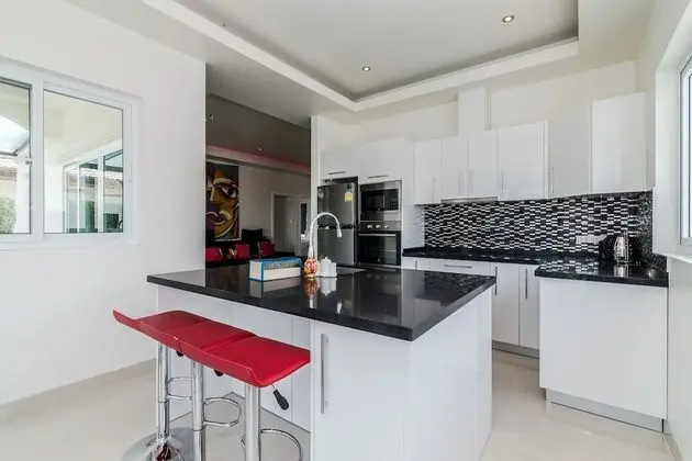 4-Bedrooms Villa with Private Pool