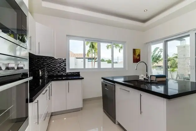 4-Bedrooms Villa with Private Pool