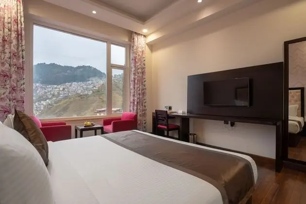 Premier Valley View Room