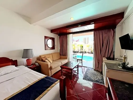 Deluxe Oda, Havuz Kullanımı