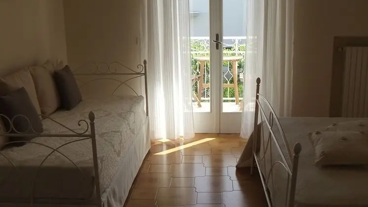 Üç Kişilik Oda