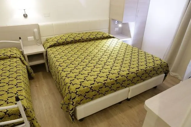 Classic Üç Kişilik Oda