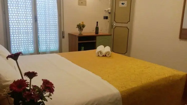 Economy Tek Büyük veya İki Ayrı Yataklı Oda