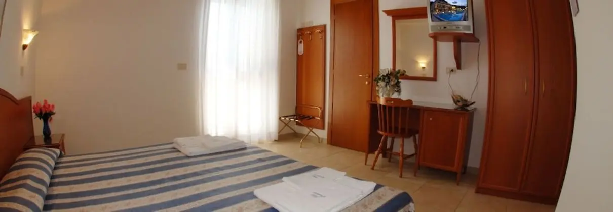 Tek Büyük veya İki Ayrı Yataklı Oda