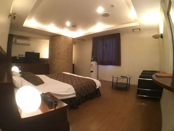 Basic Tek Büyük Yataklı Oda