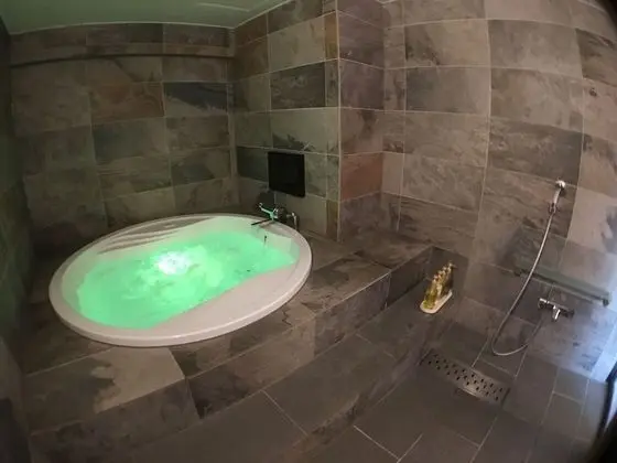 Basic Tek Büyük Yataklı Oda