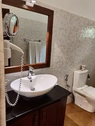 Büyük Yataklı Tek Kişilik Oda