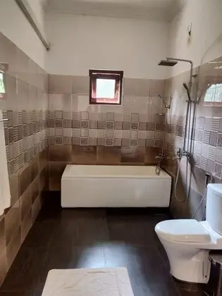 Büyük Yataklı Tek Kişilik Oda