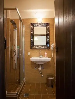 Tek Büyük Yataklı Oda, 1 Büyük (Queen) Boy Yatak