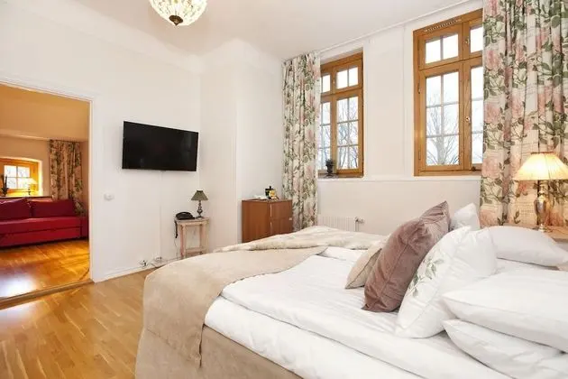 Double Room Castle (king size bed)