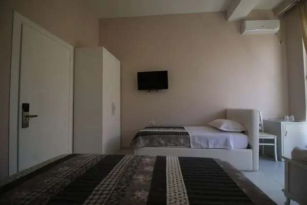 Üç Kişilik Oda, Dağ Manzaralı