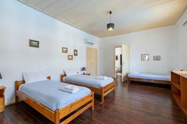 Traditional Apart Daire, Deniz Manzaralı