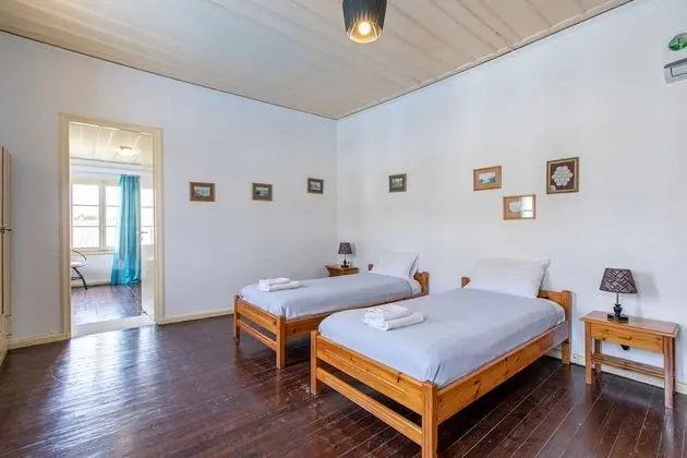 Traditional Apart Daire, Deniz Manzaralı