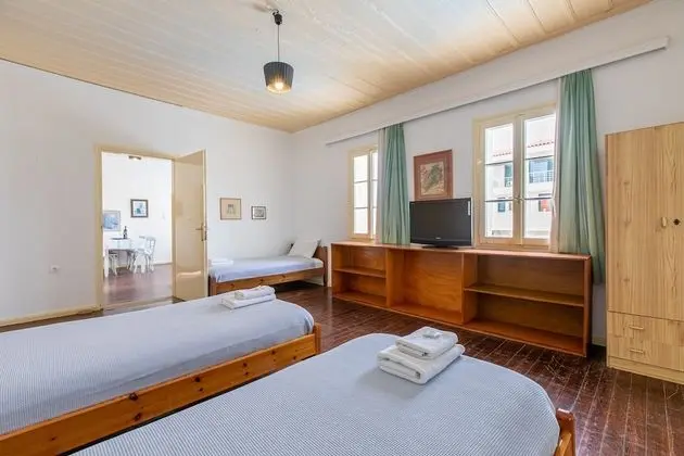 Traditional Apart Daire, Deniz Manzaralı