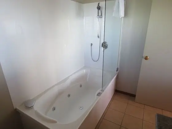 Honeymoon Apart Daire, Sıcak Su Küveti
