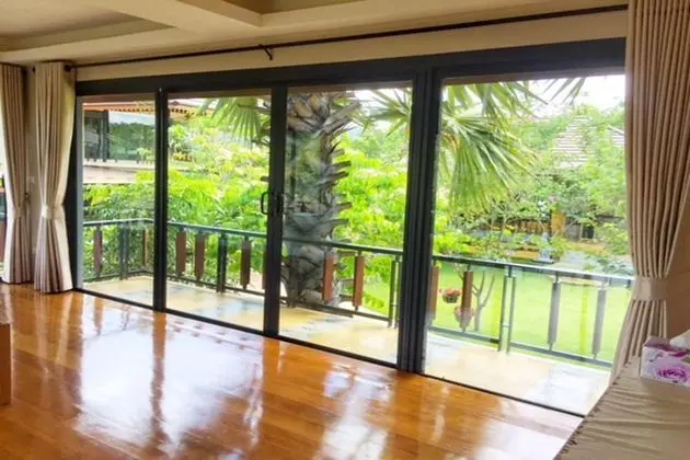 Standard Room with Mountain View