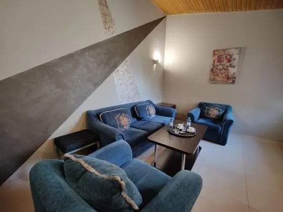 Luxury Oda