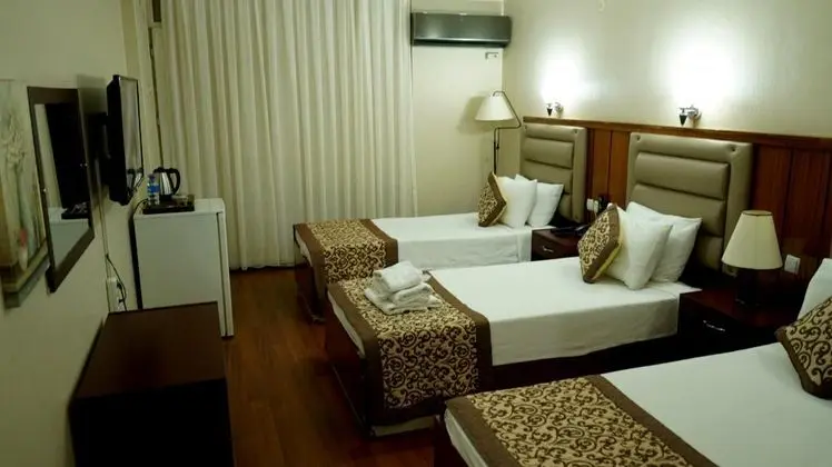 Triple, Şehir Manzaralı