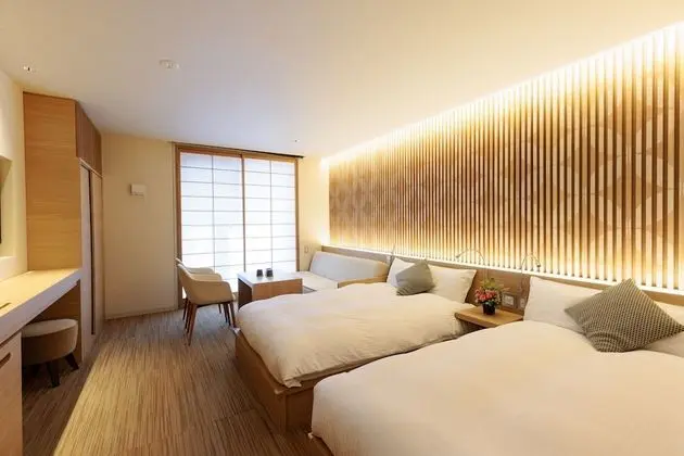 Signature Tek Büyük Yataklı Oda, Sigara İçilmez (with Sofa)
