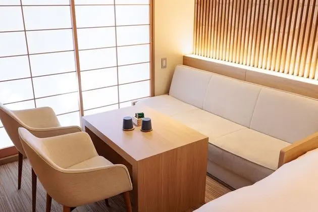 Signature Tek Büyük Yataklı Oda, Sigara İçilmez (with Sofa)