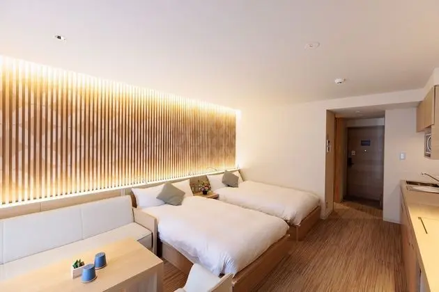 Signature Tek Büyük Yataklı Oda, Sigara İçilmez (with Sofa)