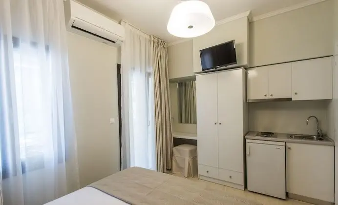 Small Double Room, 1 Queen Bed, Balcony, Hill View (1)