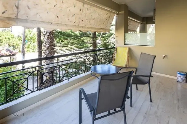 Small Double Room, 1 Queen Bed, Balcony, Hill View (1)