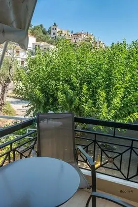 Standard Üç Kişilik Oda, Balkon, Tepe Manzaralı (4)