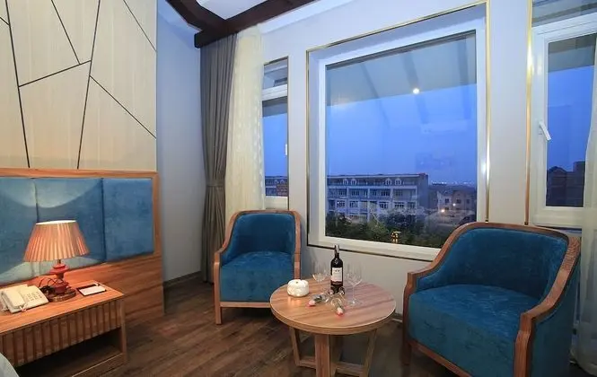 Deluxe Tek Büyük Yataklı Oda