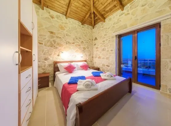 Traditional Villa, 3 Yatak Odası, Havuz Manzaralı