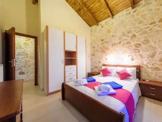 Traditional Villa, 3 Yatak Odası, Havuz Manzaralı