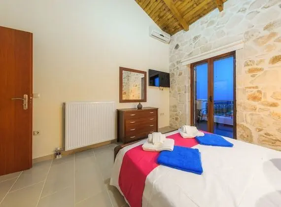 Traditional Villa, 3 Yatak Odası, Havuz Manzaralı
