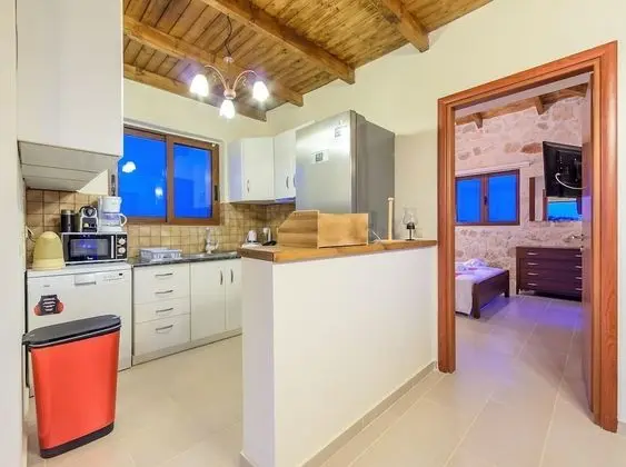 Traditional Villa, 3 Yatak Odası, Havuz Manzaralı